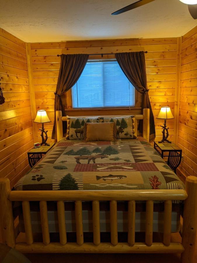 9 Bar W Cabins 西黄石 外观 照片
