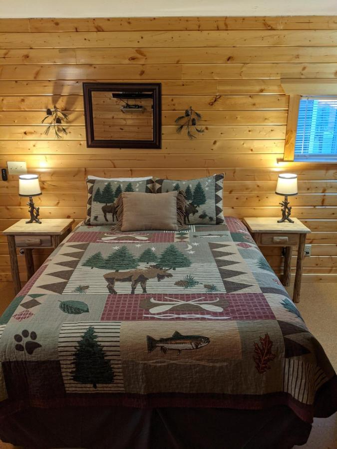 9 Bar W Cabins 西黄石 外观 照片
